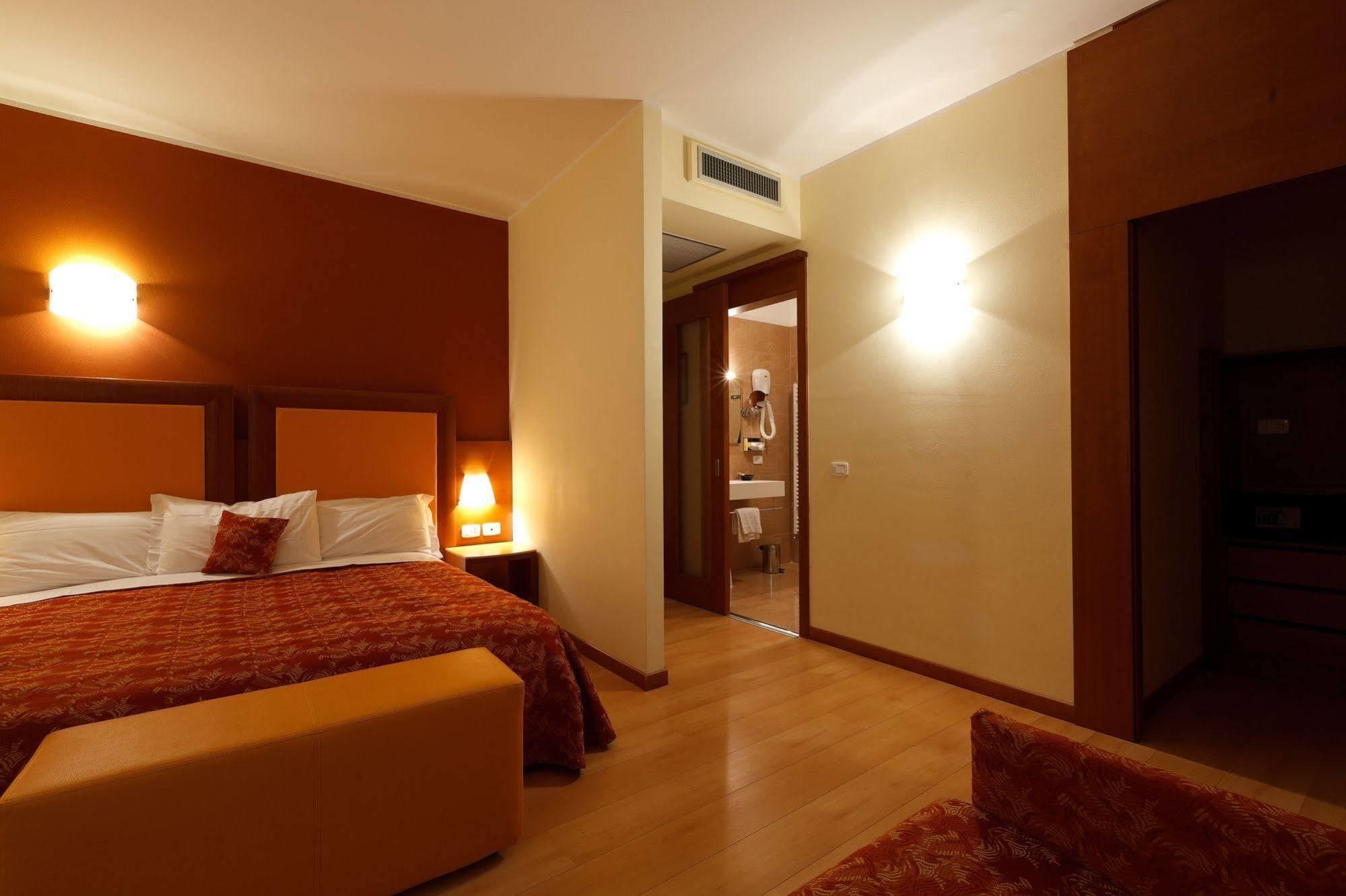 Delle Rose - Malpensa Hotel Oleggio